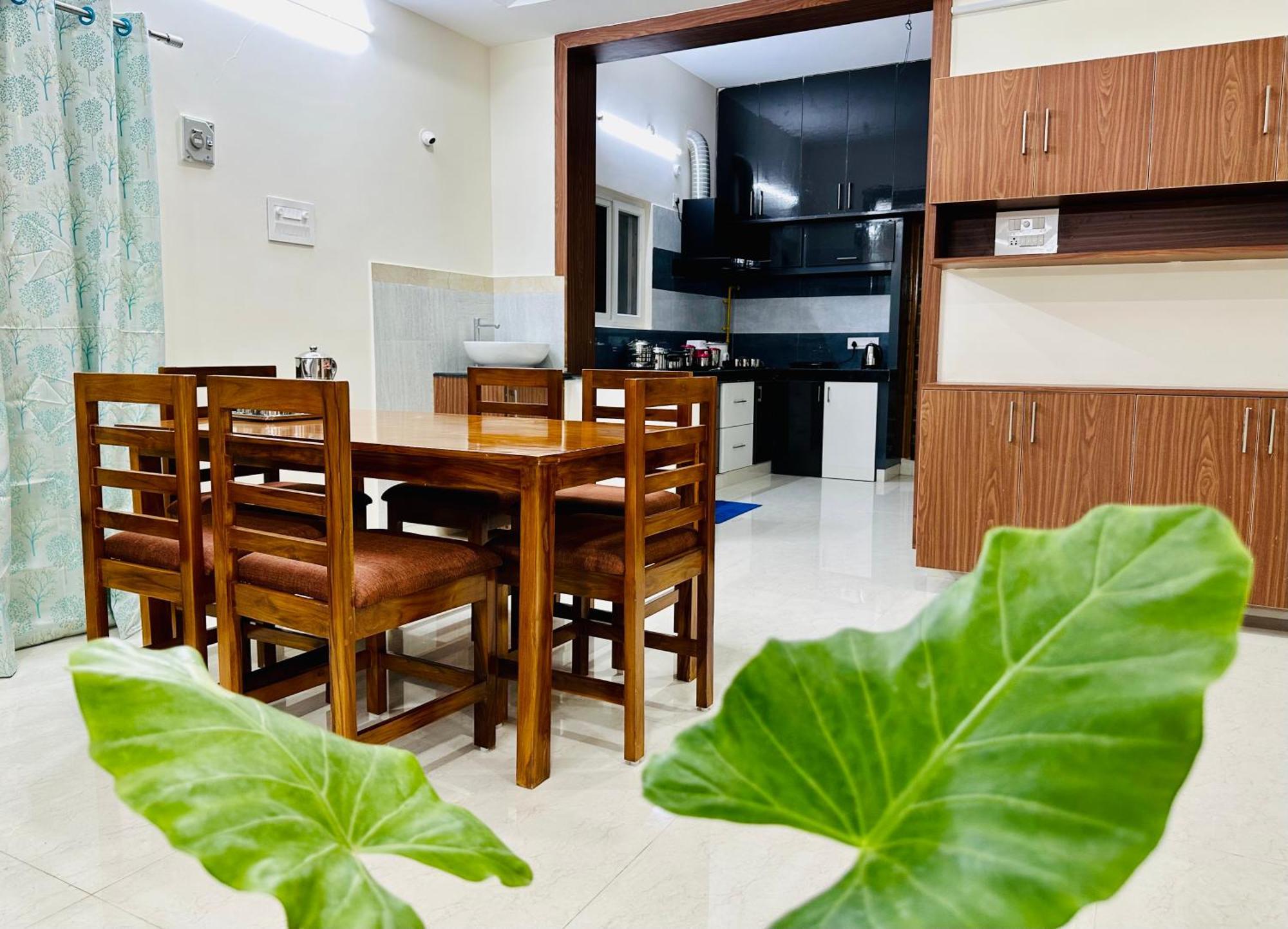 Truelife - 3Bhk Ac Apartments For Large Family - Best Location - Direct Flyover To Alipiri Gate - Walk To Ps4 Veg Restaurant - Modular Kitchen - Super Fast Wifi - Android Tv - 250 Jio Channels - Easy Access To All Temples - Top Service With Lots Of L Tirupati Zewnętrze zdjęcie