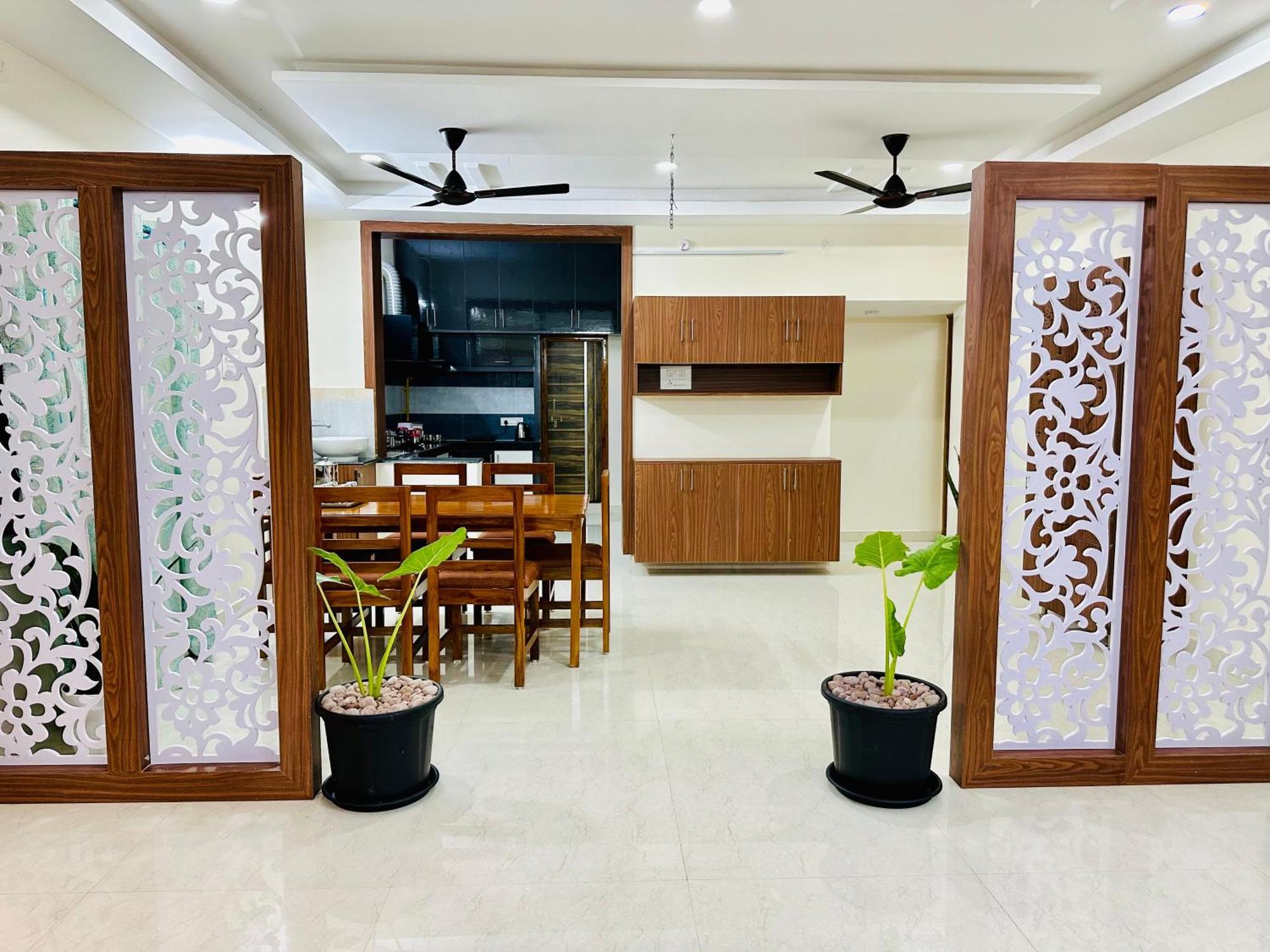 Truelife - 3Bhk Ac Apartments For Large Family - Best Location - Direct Flyover To Alipiri Gate - Walk To Ps4 Veg Restaurant - Modular Kitchen - Super Fast Wifi - Android Tv - 250 Jio Channels - Easy Access To All Temples - Top Service With Lots Of L Tirupati Zewnętrze zdjęcie
