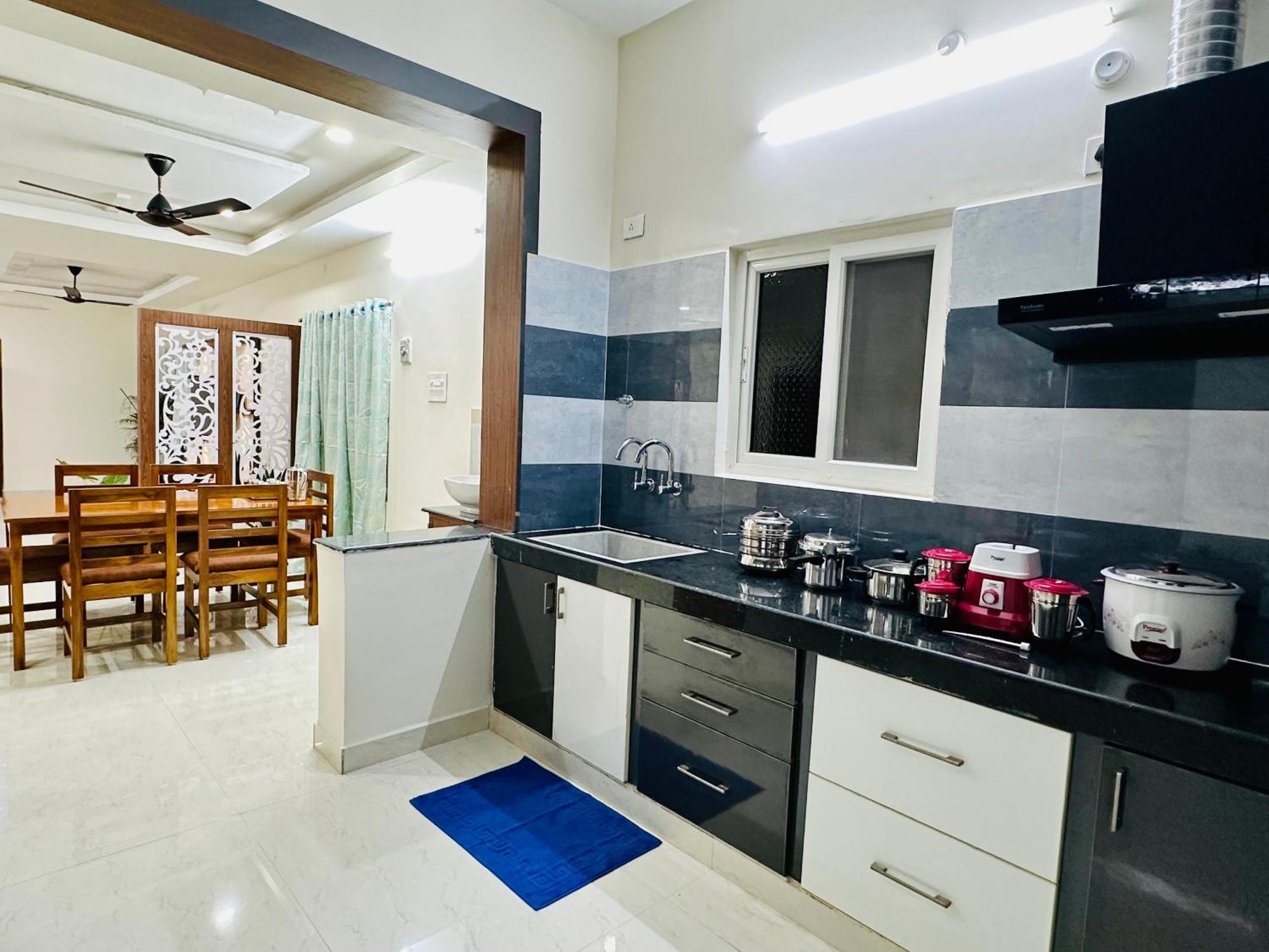 Truelife - 3Bhk Ac Apartments For Large Family - Best Location - Direct Flyover To Alipiri Gate - Walk To Ps4 Veg Restaurant - Modular Kitchen - Super Fast Wifi - Android Tv - 250 Jio Channels - Easy Access To All Temples - Top Service With Lots Of L Tirupati Zewnętrze zdjęcie