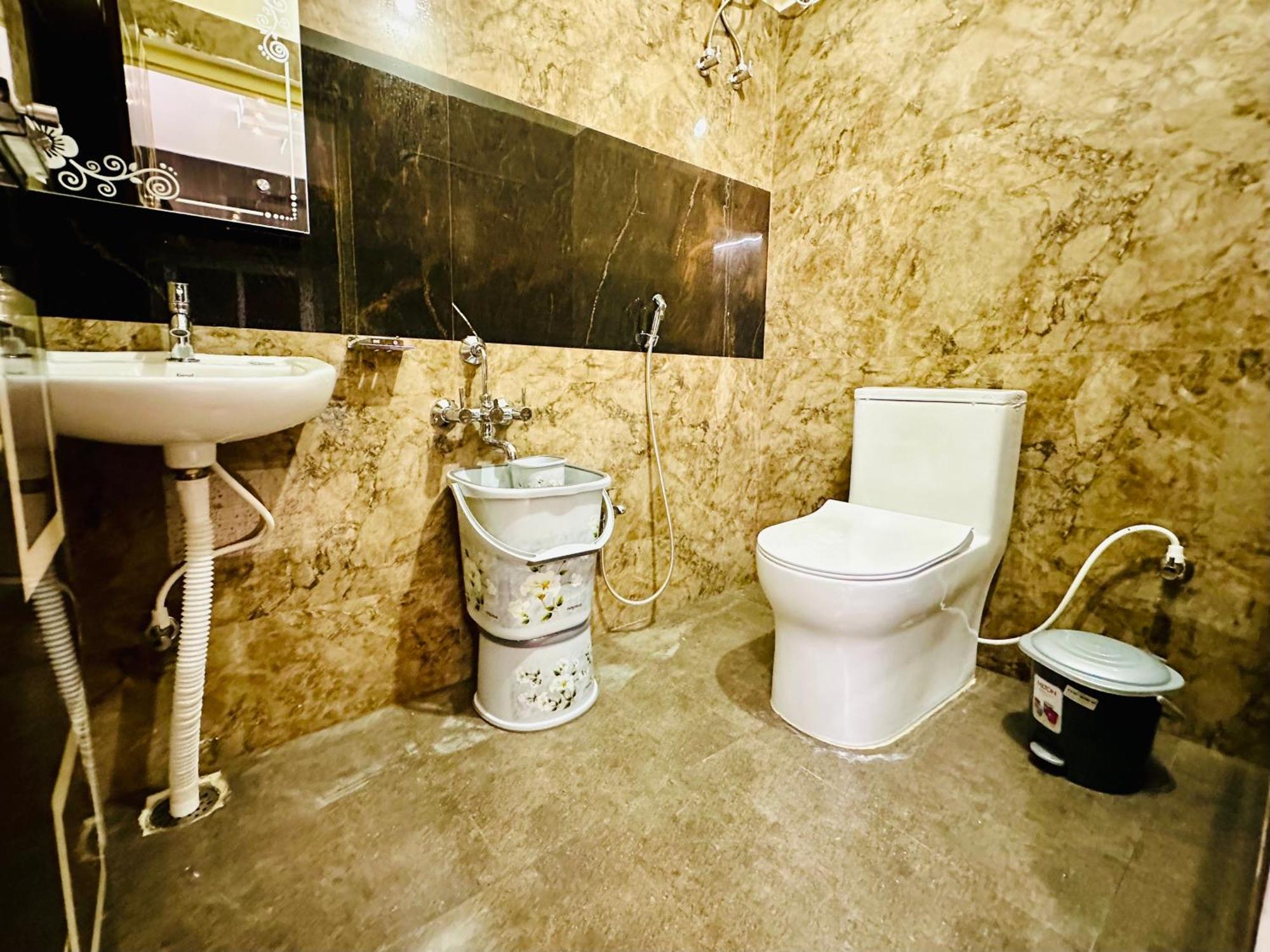 Truelife - 3Bhk Ac Apartments For Large Family - Best Location - Direct Flyover To Alipiri Gate - Walk To Ps4 Veg Restaurant - Modular Kitchen - Super Fast Wifi - Android Tv - 250 Jio Channels - Easy Access To All Temples - Top Service With Lots Of L Tirupati Zewnętrze zdjęcie